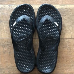 Nike flip flops